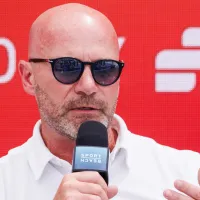 Shearer incluyó a Dibu Martínez en el once ideal de la Fecha 13 de la Premier League