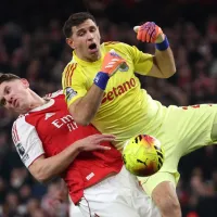 El error de Dibu Martínez en el partido entre Arsenal y Aston Villa