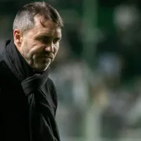 Coudet faz discurso de despedida, troca farpas com dirigente do Atlético e toma decisão surpreendente