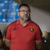 Enderson Moreira explica a situação de jogador que era peça fundamental no elenco