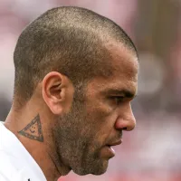 “Eu a perdoo. Só ela e eu sabemos”; Daniel Alves quebra silêncio sobre polêmica