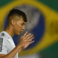 Kaio Jorge aparece em outro CT no Brasil e sofre críticas no Santos