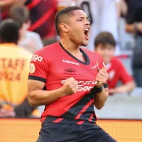 TV \'esquece\' Vítor Roque e avisa que Palmeiras pode levar titular do Athletico-PR