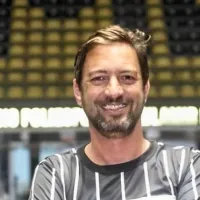 Mais de R$ 80 milhões, Duílio ri à toa no Corinthians