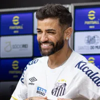 Júnior Caiçara dá ‘dica’ sobre posicionamento e revela EMOÇÃO em vestir a camisa do Santos