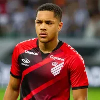 Parceiro de Vitor Roque se recupera e pode ser relacionado para duelo contra o Mengão pelo Brasileirão