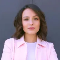 Larissa Manoela é confirmada em série da Netflix e reedita parceria com Maisa
