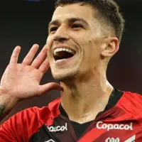 Torcida do Athletico exalta Vitor Bueno após goleada no Flamengo