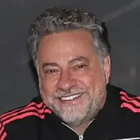 Boa fase de meio-campista pode fazer São Paulo ganhar bolada em caixa e Casares fica FELIZ