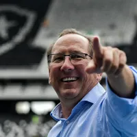 Jogo em São Januário divide opiniões na Web