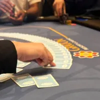 Grande número de CARTAS MARCADAS em disputa de POKER