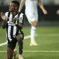 Tchê Tchê indica clima negativo em duelo do Botafogo x Athletico-PR