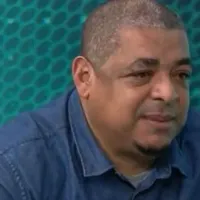 Vampeta surpreende e rebate polêmica no Corinthians