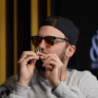 Menor troféu da história? Evento de poker tem até torneio de UNO; entenda