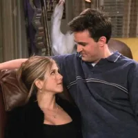 \&#039;Ele estava feliz e isso é tudo que eu sei\&#039;; Jennifer Aniston se emociona ao recordar conversa com Matthew Perry no dia da morte do ator