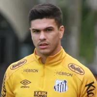 Rodrigo Fernández pode deixar o Santos e recebe convite para jogar em tricampeão da Libertadores em 2024