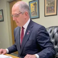 Governador da Louisiana organizava noites de poker com outros políticos e personalidades influentes