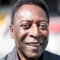 Um ano sem o Rei: Pelé recebe homenagens no mundo do futebol