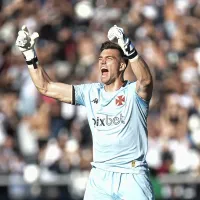 [VÍDEO] Léo Jardim defende o pênalti de Gabigol e garante o empate do Vasco