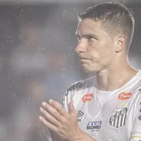 Sem Furch e com 1 novidade: Santos divulga lista de relacionados para clássico contra o Corinthians