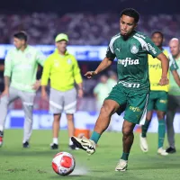 Torcida do Palmeiras incentiva aposta de Abel em Lázaro e pede para treinador tomar decisão