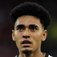 Du Queiroz, volante do Grêmio, conta em entrevista como fugiu da criminalidade