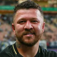 Vitória entra na disputa com Santos por Rossi e atacante descarta Série A