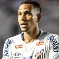 Otero é cobrado ao vivo após vitória do Santos e dá resposta imediata: “Vai pagar?”