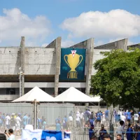 Torcedores tentam invadir Mineirão durante intervalo de Cruzeiro x Atlético