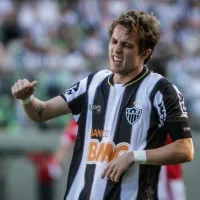 Reforço do Atlético-MG, Bernard sente dores e pede para sair durante partida do Panathinaikos