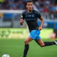 Gustavo Martins sai lesionado e torcida questiona trabalho da preparação física do Grêmio