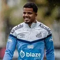 Kevyson é liberado para correr na academia três meses após lesão no Santos