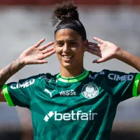 Amanda Gutierres brilha em goleada e vira artilheira do Brasileirão Feminino