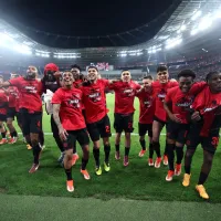 Bayer Leverkusen oferece tatuagens grátis à torcida pela grande temporada