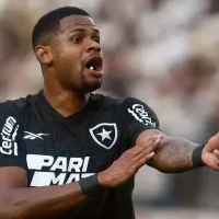Torcedores do Botafogo se revoltam após pênalti não marcado