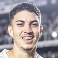 Carille explica motivo de Jair ter voltado para Sub-20 do Santos: \'precisa de jogo\'