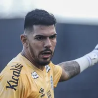 Lesão de João Paulo faz Santos discutir a contratação de novo goleiro