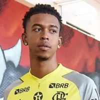 Carlinhos recebe decisão sobre futuro no Flamengo e será inscrito na Libertadores