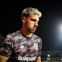 Calleri é flagrado por câmera de TV bastante irritado em empate do São Paulo; veja
