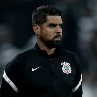 António Oliveira atualiza situação de lateral e dispara: \&#039;teve recaídas\&#039;