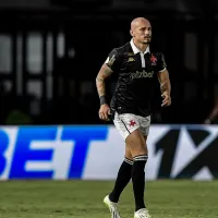 Maicon é vaiado pelo torcedor do Vasco em jogo contra o São Paulo