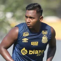 Negociação de Morelos fracassa e atacante deve voltar aos planos do Santos