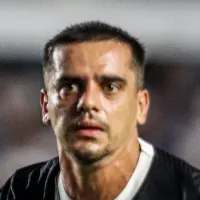 Augusto Melo faz proposta e Corinthians decide renovar com Fagner até 2026