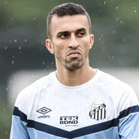 Santos tem definição sobre futuro de João Schmidt e Corinthians informado