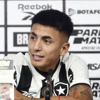 Thiago Almada foi apresentado ao Botafogo, porém data de estreia é uma incógnita