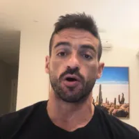 Atacante deixa o Flamengo e assina contrato de quatro anos com clube europeu, segundo Venê