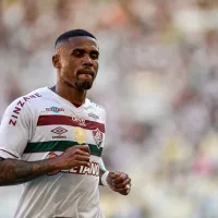 Fora dos planos: Fluminense decide futuro de Douglas Costa e +2