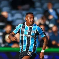 Edenilson pede perdão a torcida do Grêmio por gol perdido contra o Cruzeiro: 'Temos que ser cobrado'