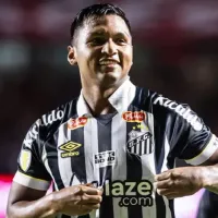 Atlético-MG faz consulta por Morelos, mas negócio com o Santos não avança