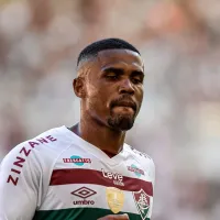 Web reage a possível saída de Douglas Costa do Fluminense